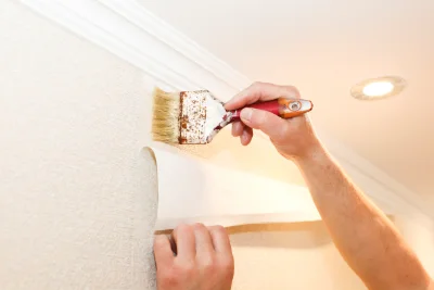 Pose de papier peint à Mernel — revêtements muraux et toiles de verre